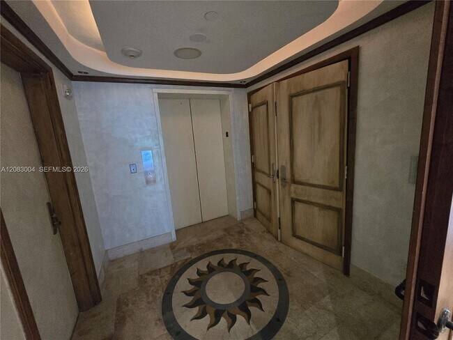 Building Photo - 1331 Brickell Bay Dr