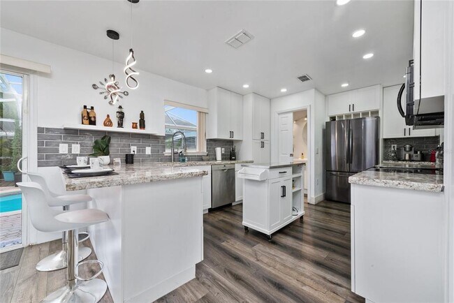 Building Photo - 1233 Sandbrook Dr