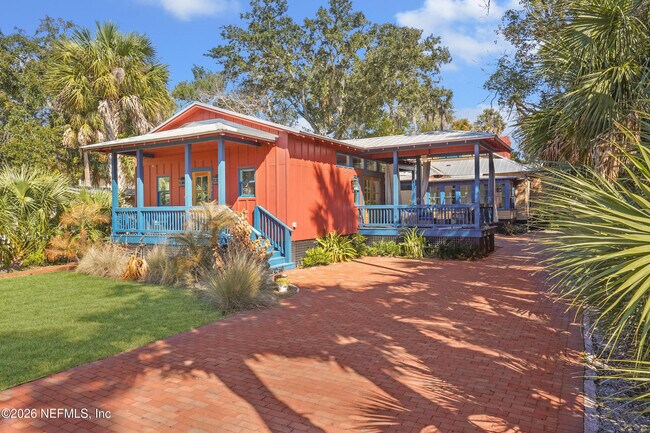 Building Photo - 290 St George St