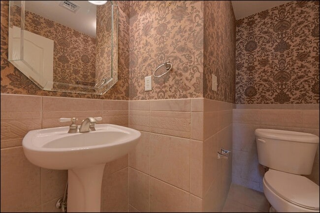 Building Photo - 1435 Cloud Ridge Dr