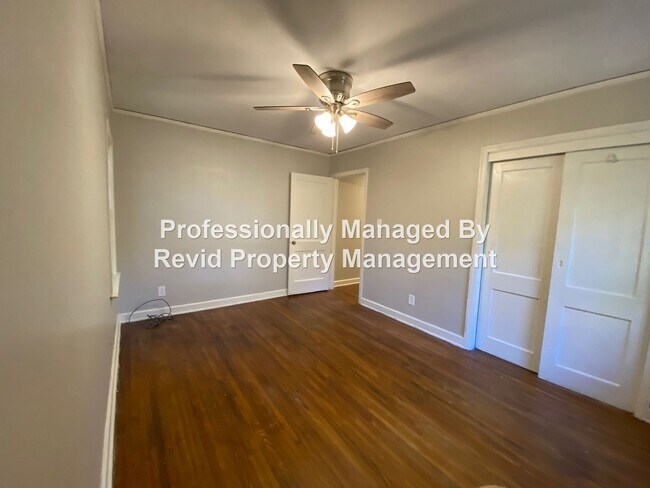 Building Photo - 328 Buntyn St