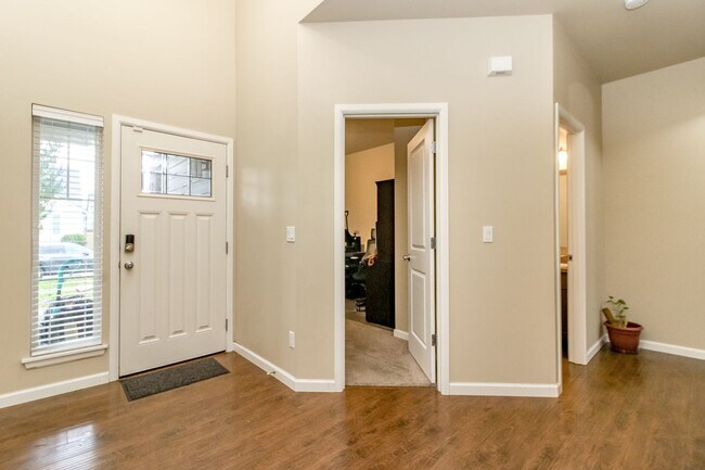 Building Photo - Beautiful Home in Highly Sought After Yelm...