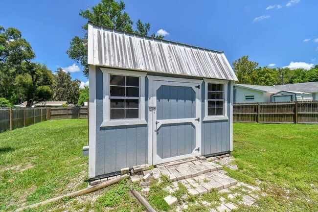Building Photo - 37329 Magnolia Ave