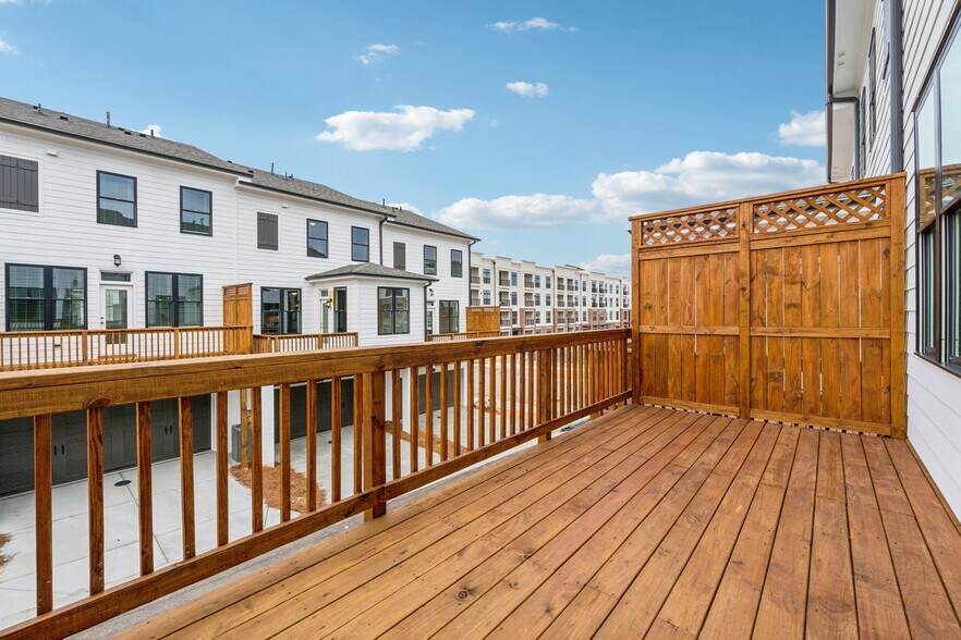 Building Photo - 528 Healy Dr