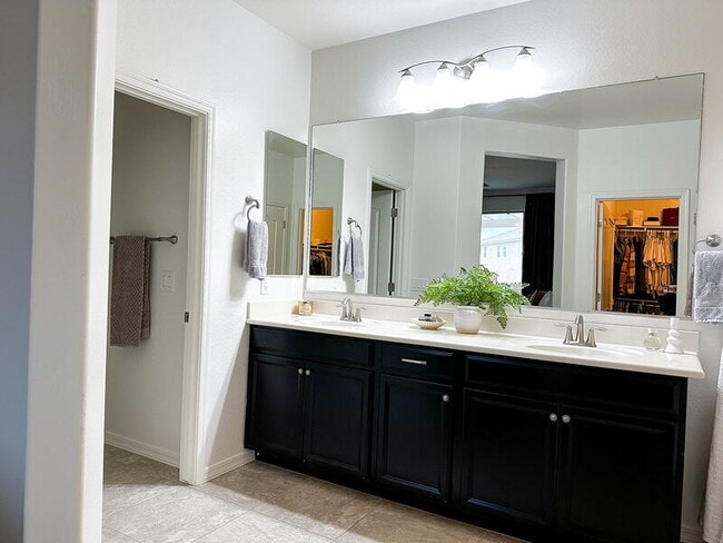 Building Photo - 41602 W Anne Ln