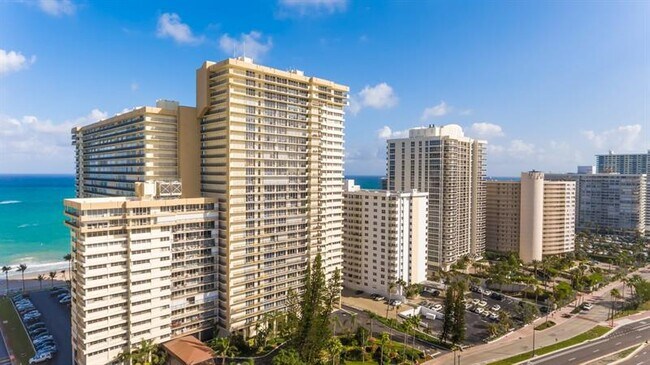 Building Photo - 4280 Galt Ocean Dr