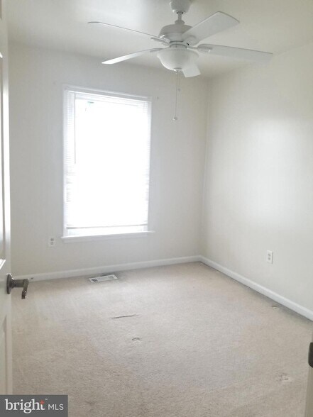 Building Photo - 9323 Player Dr