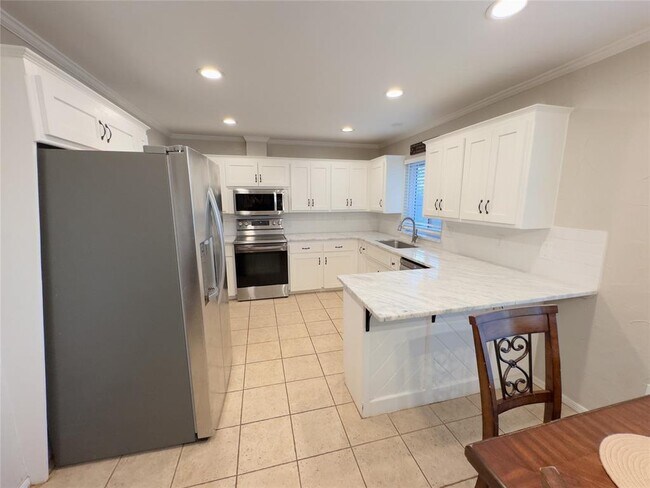 Building Photo - 408 Little Chisholm Cir