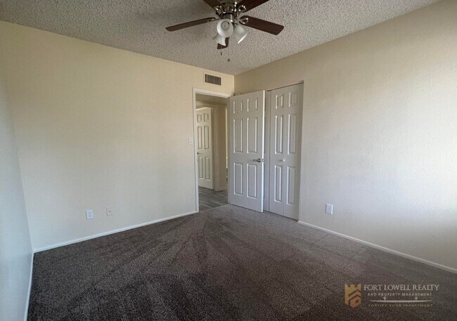 Building Photo - Coming Soon! 3 Bed/2 Bath home in Glendale! Located in an HOA! (Available on 05/15/26)