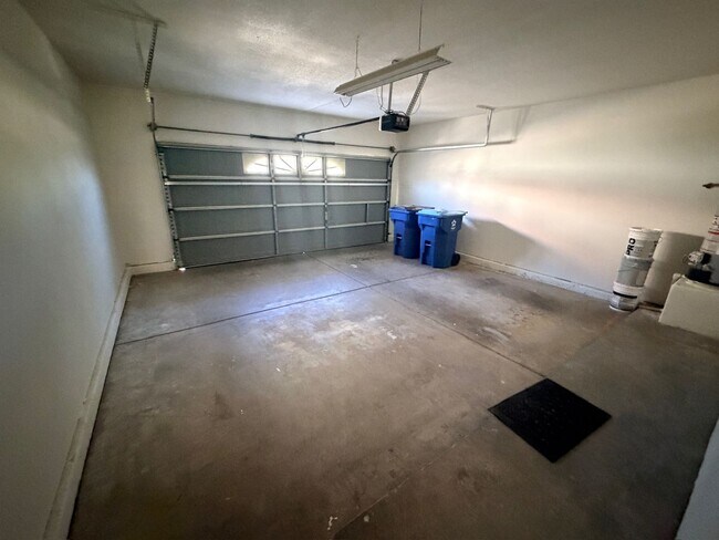 Building Photo - 1st Floor Condo in Guard Gated Painted Desert 2 bed/ 2 bath