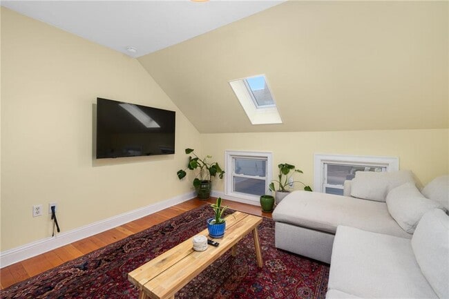 Building Photo - 510 Wickenden St
