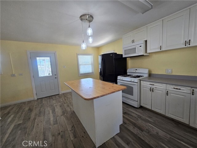 Building Photo - 3597 Pedley Ave