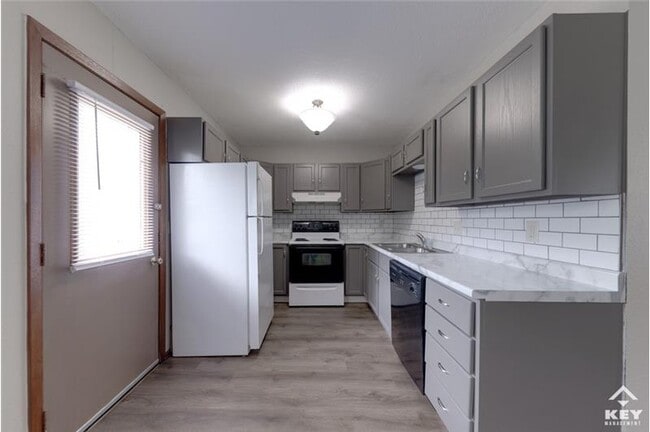 Building Photo - 3053 S Brandywine Rd