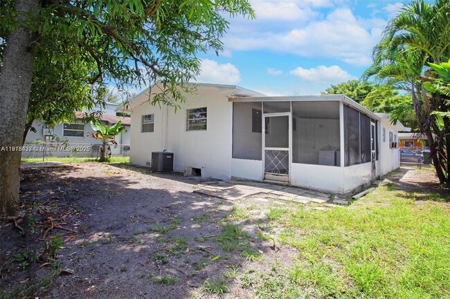 Building Photo - 4647 NW 15th Ct