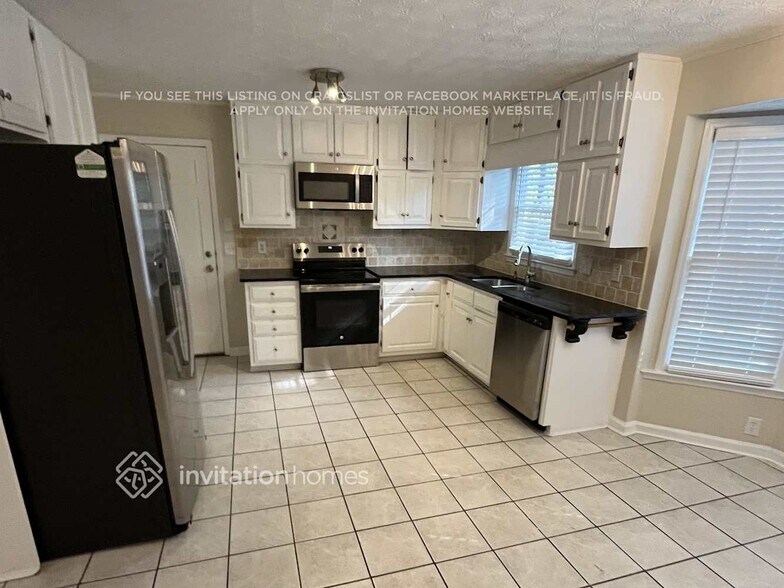 Building Photo - 125 Astwood Ct