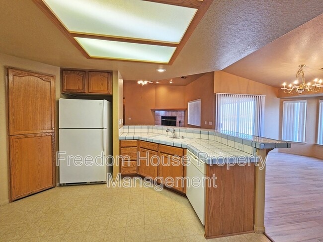 Building Photo - 3280 E Winery Rd