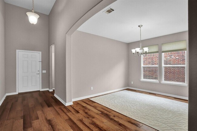 Building Photo - Located in McKinney's desirable Erwin Farms, this beautiful home exudes modern elegance and pract...