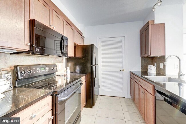 Building Photo - 631 D Street NW