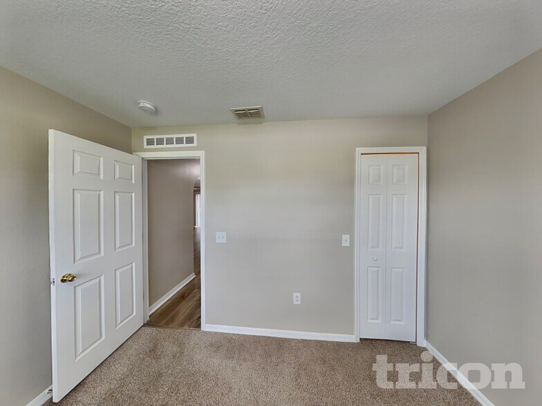 Building Photo - 339 Squires Grove Dr