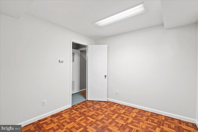 Building Photo - 4411 Harrison St NW