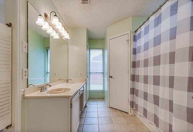 Building Photo - 9008 Topperwind Ct