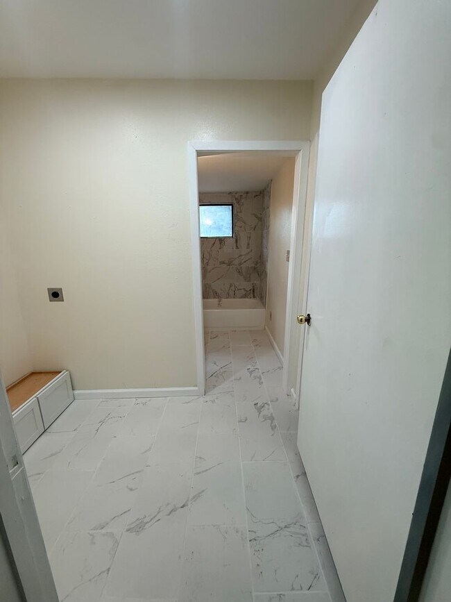 Building Photo - Charming Family Home in Blanchard, La!