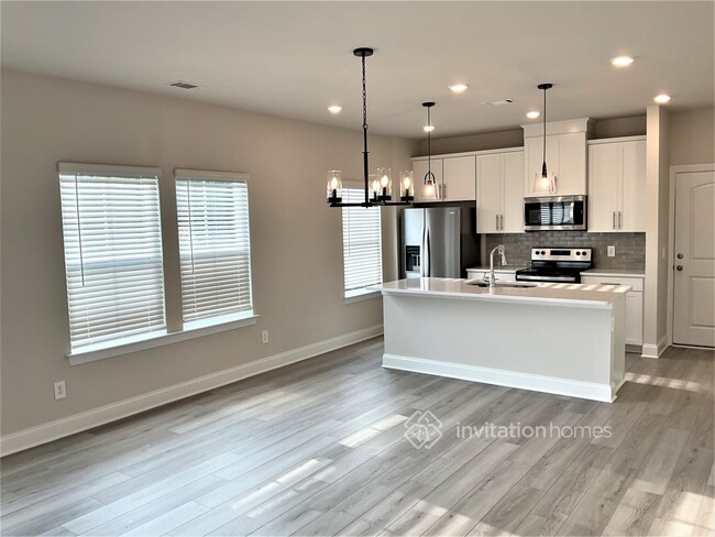 Building Photo - 200 River Rock Dr