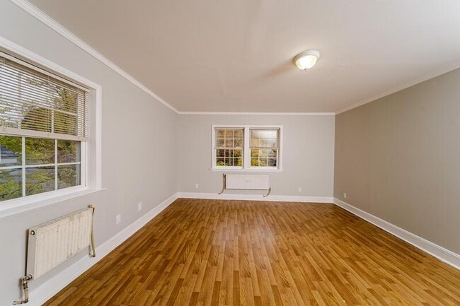 Building Photo - 20 Vandenburgh Ave