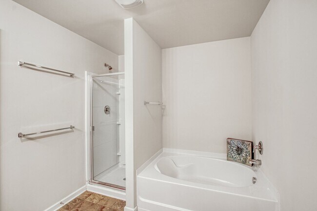 Building Photo - 4639 Southwind Rd