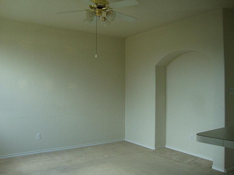 Building Photo - 16515 Cairngorm Dr