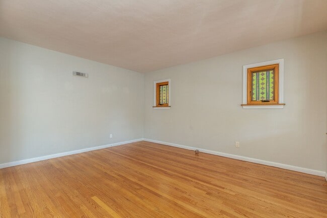 Building Photo - 2BD/2BATH Rockhill Home!
