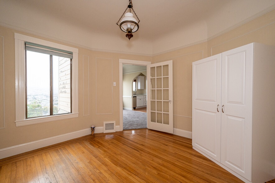 Building Photo - 149 Joost Ave