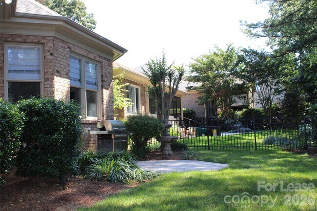 Building Photo - 17404 Summer Pl Dr