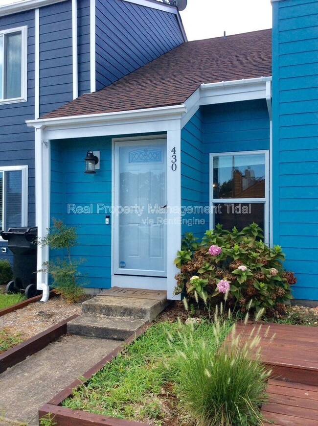 Building Photo - 430 Falling Ln