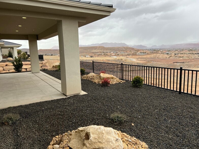 Building Photo - 2744 W Columbo Ln