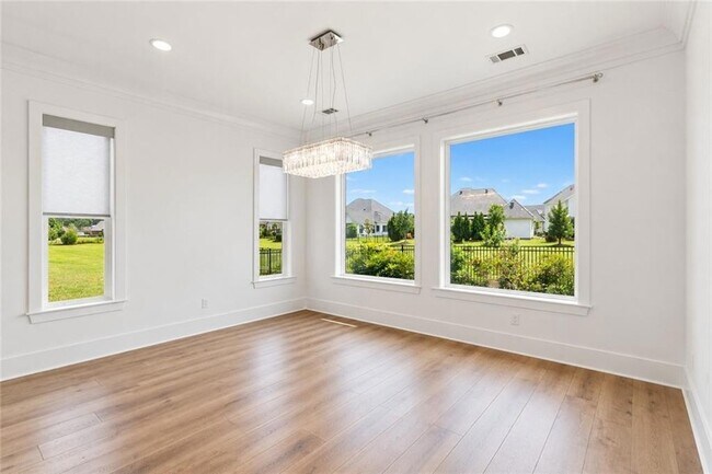 Building Photo - 501 N Corniche Du Lac