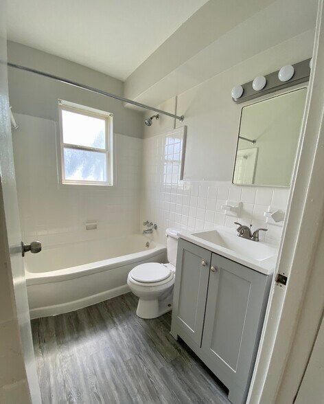 Building Photo - 1445 Nightingale Rd