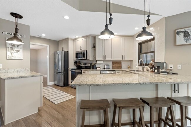 Building Photo - 10911 Victoria Arbor Way