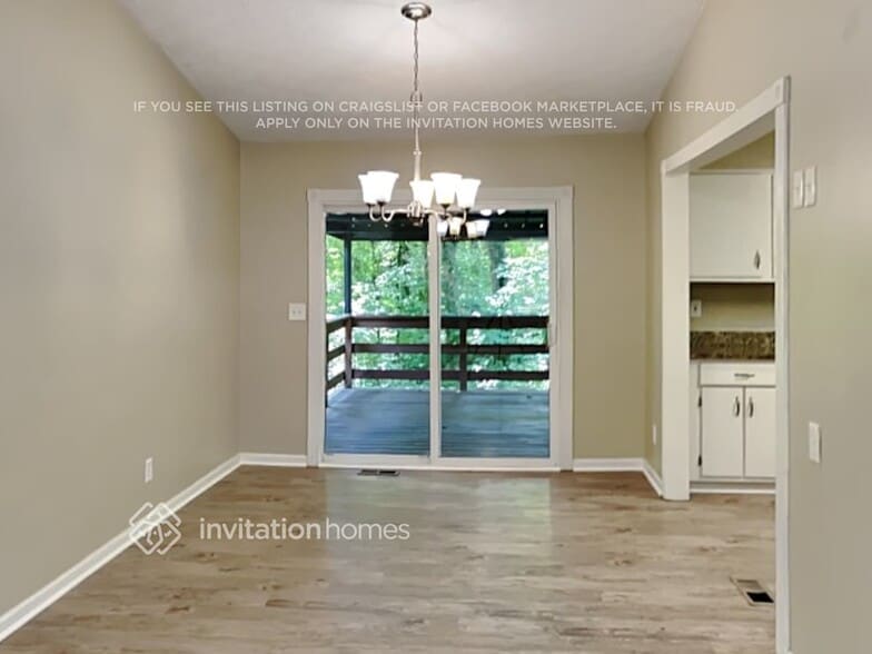 Building Photo - 1393 Mountain Overlook