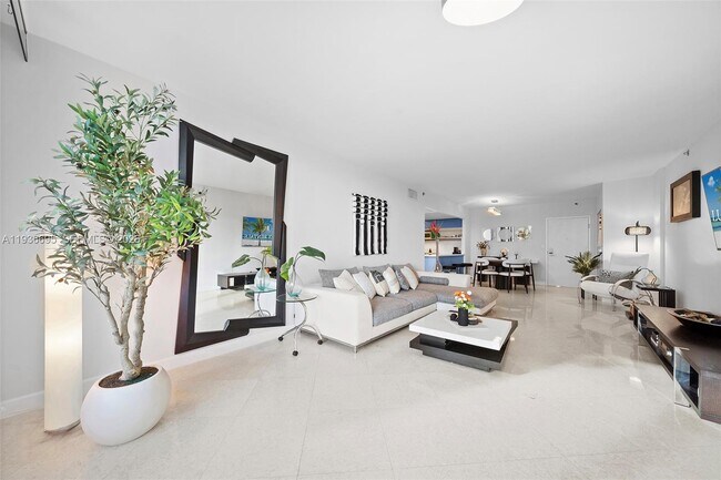 Building Photo - 2301 Collins Ave