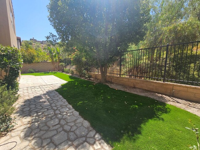 Building Photo - 2862 Echo Springs Dr
