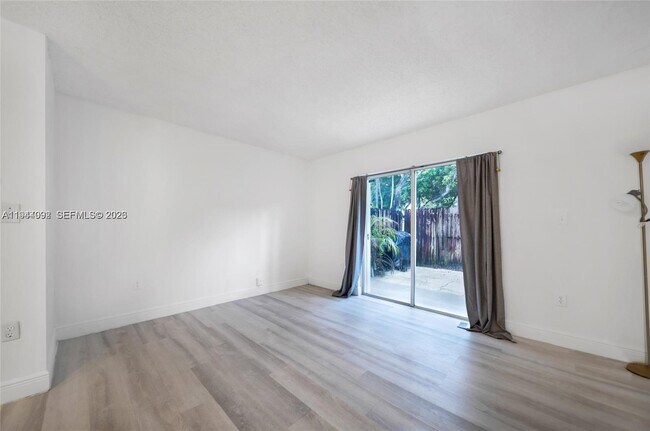 Building Photo - 14260 SW 121st Pl