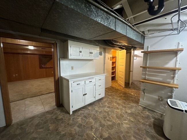 Building Photo - Beautiful Single Family Home Across from L...