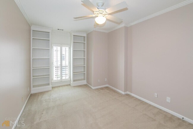 Building Photo - 6221 Spalding Dr