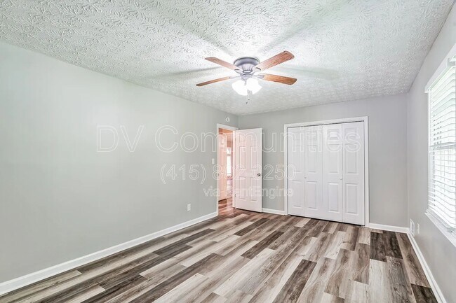 Building Photo - 2557 Ashley Cir