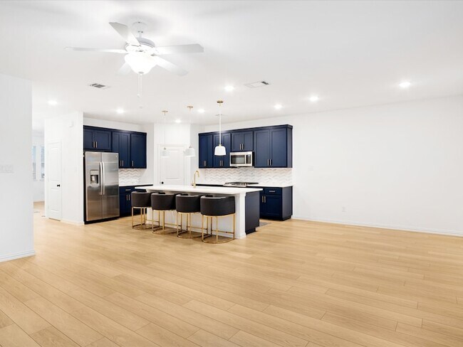 Building Photo - 2116 Sunnymede Dr