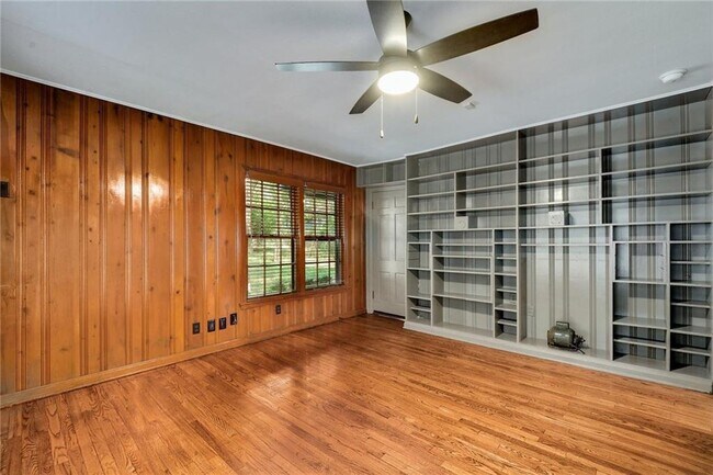 Building Photo - 4504 Elwood Rd