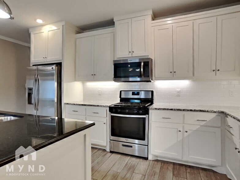 Building Photo - 12924 Firerock Cir