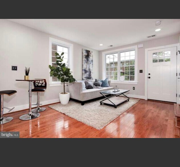 Building Photo - 4208 Fort DuPont Ter SE