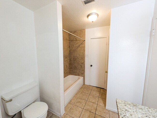 Building Photo - 2700 N 16th St